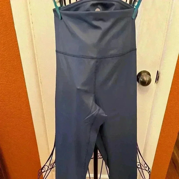 INTERLINK FAUX LEATHER HIGH WAIST CIRE ANKLE LEGGING-LARGE - Picture 1 of 4